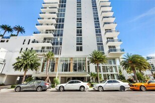 600 NE 27th St, Unit 2401 in Miami, FL - Building Photo
