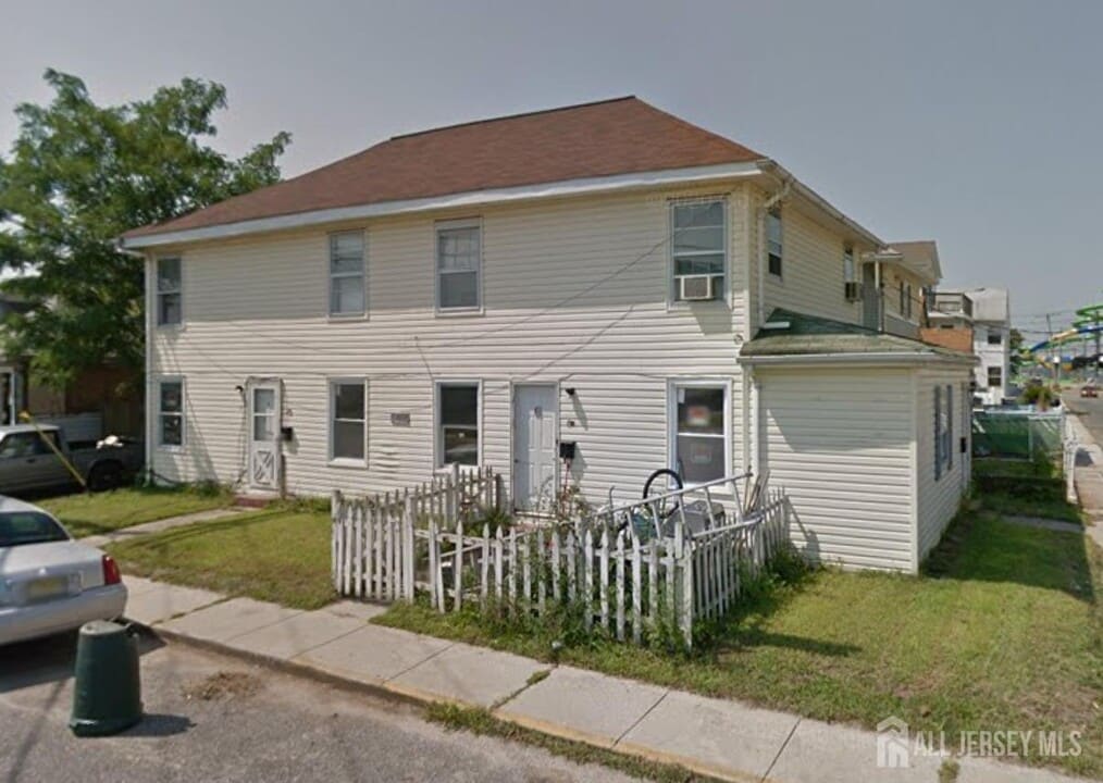 15 Highland Ave in Keansburg, NJ - Building Photo