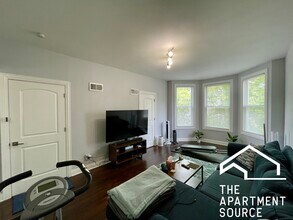 2824 N Ridgeway Ave, Unit 1 in Chicago, IL - Building Photo - Building Photo