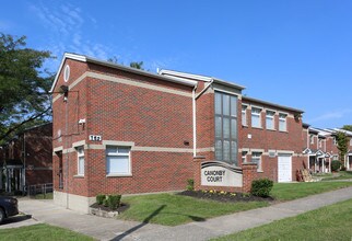 Scioto Townhomes in Columbus, OH - Foto de edificio - Building Photo