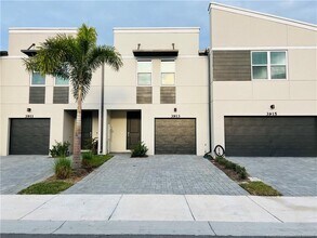 3913 SE Mentmore Ln in Stuart, FL - Building Photo - Building Photo