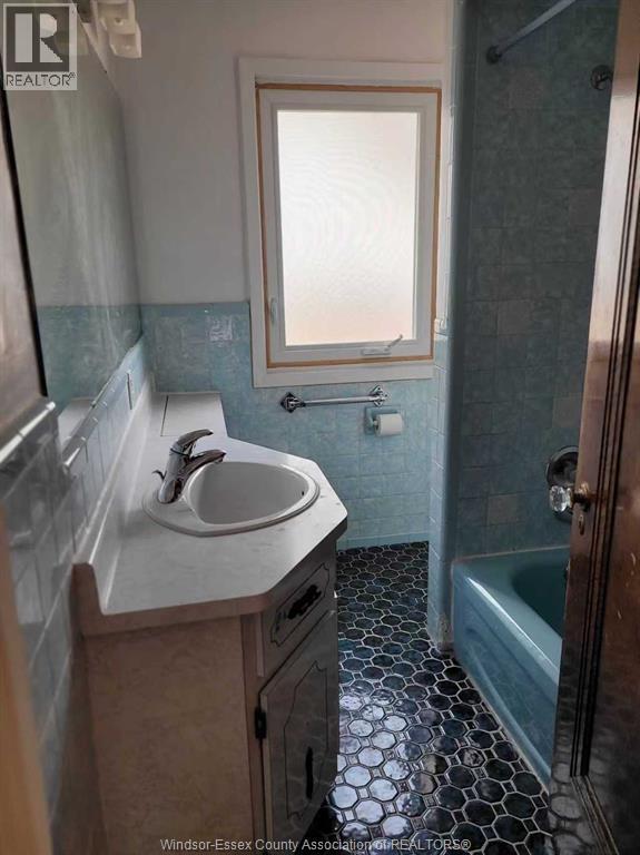 430 Randolph Ave in Windsor, ON - Foto de edificio - Building Photo