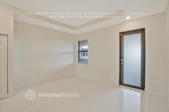 7819 NW 104th Ave in Doral, FL - Building Photo - Building Photo
