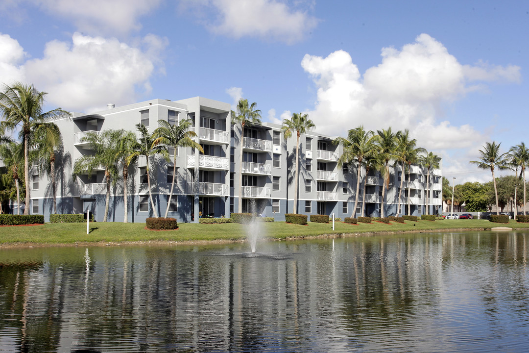 Beachwalk at Sheridan in Dania Beach, FL - Building Photo