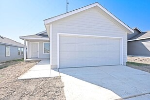 1601 Tiptop Mdw in New Braunfels, TX - Building Photo