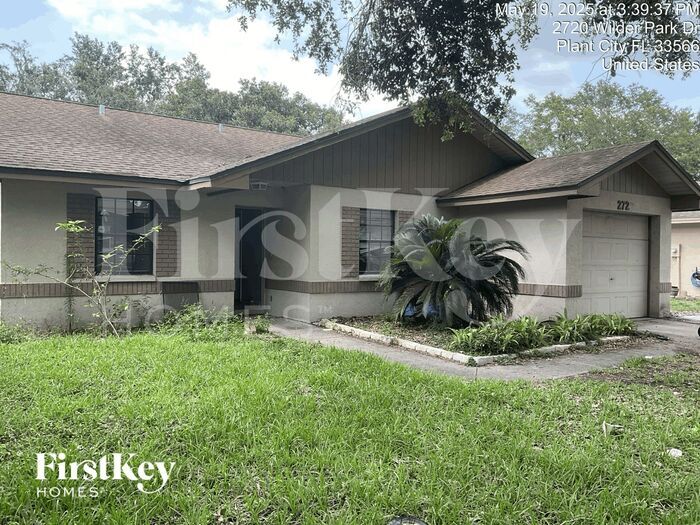 2720 Wilder Park Dr in Plant City, FL - Building Photo