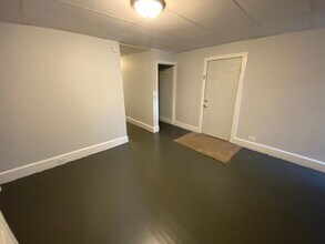 1513 E Superior St-Unit -8 in Duluth, MN - Building Photo - Building Photo