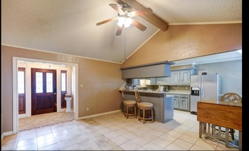 518 Westshire Dr in Houston, TX - Building Photo - Building Photo