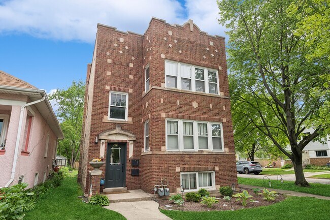 919 Dunlop Ave in Forest Park, IL - Building Photo - Building Photo
