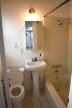 2818 S Bronson Ave, Unit A in Los Angeles, CA - Building Photo - Building Photo