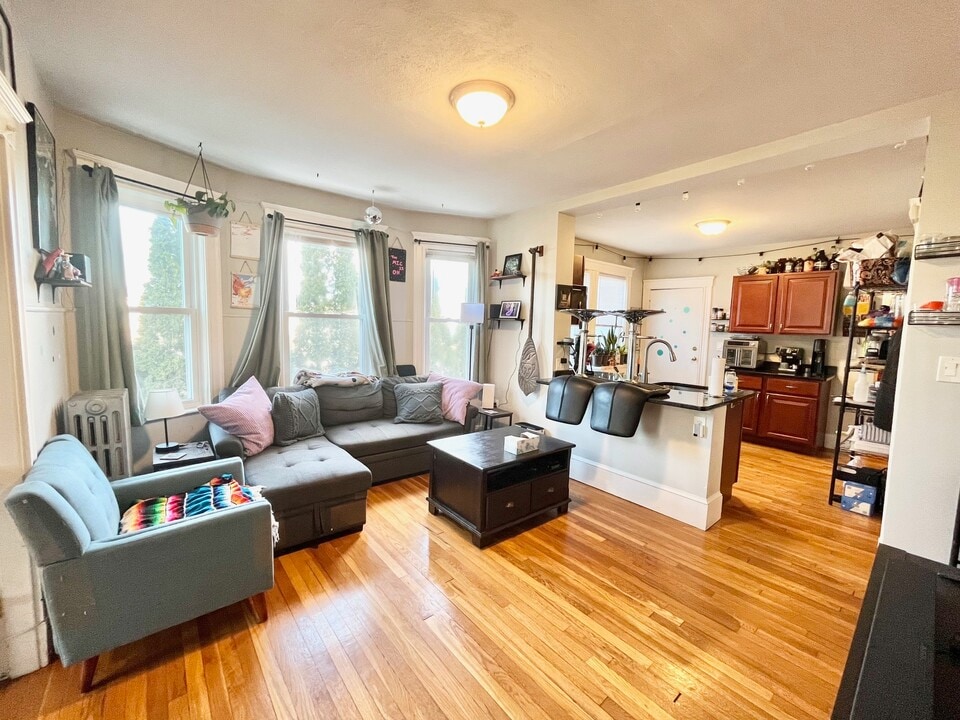 4464 Washington St, Unit 1 in Boston, MA - Building Photo