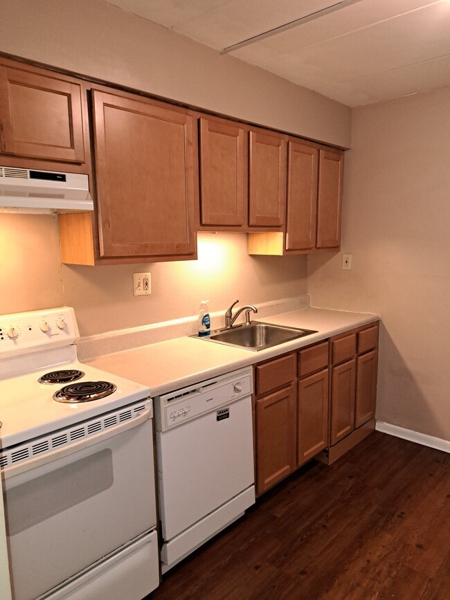 400 Glendale Rd, Unit F23