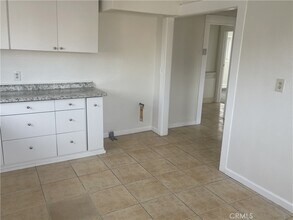 109 E 95th St in Los Angeles, CA - Building Photo - Building Photo