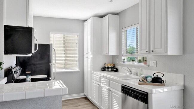 732 E Lexington Ave in El Cajon, CA - Building Photo - Building Photo