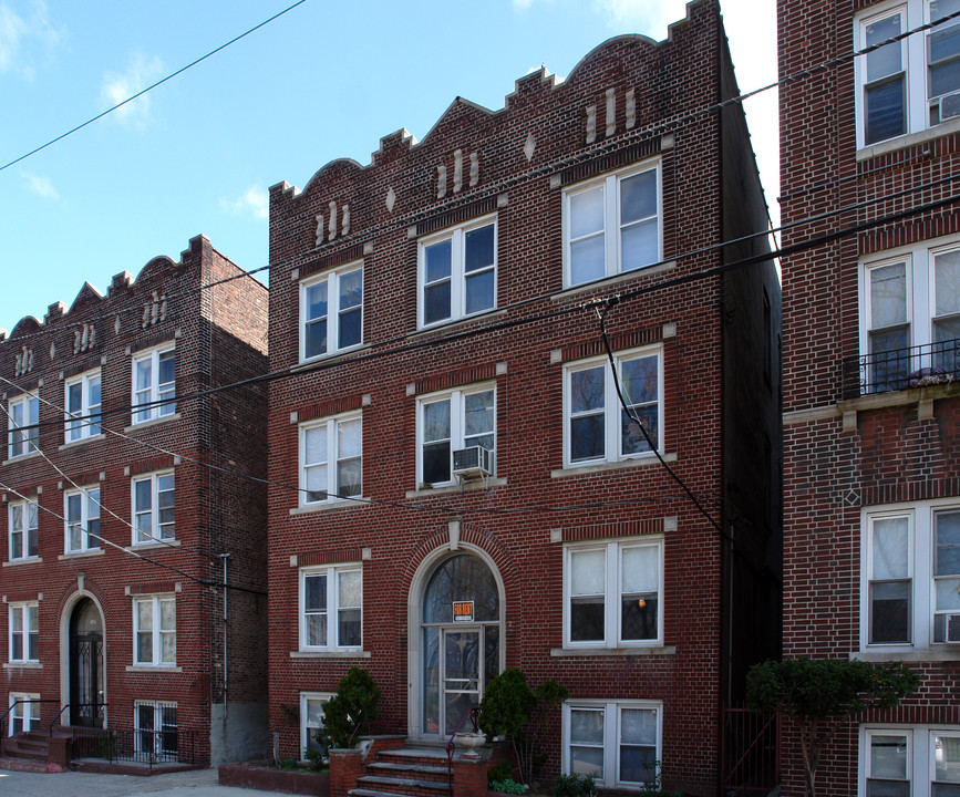 165 W 48th St in Bayonne, NJ - Building Photo