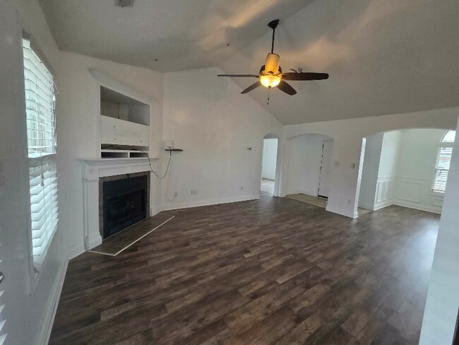 141 Hidalgo Dr in Raeford, NC - Foto de edificio - Building Photo