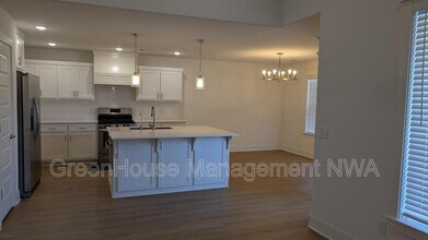 3008 E Coolridge St in Fayetteville, AR - Building Photo - Building Photo