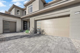 10648 Stone Ledge Ave in Las Vegas, NV - Building Photo - Building Photo