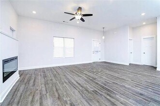 1458 Fairview Rd in Ellenwood, GA - Foto de edificio - Building Photo