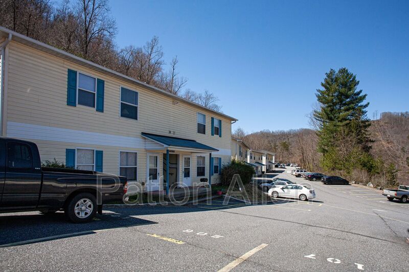 109 Citadel Dr in Cullowhee, NC - Building Photo