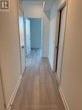 1 Fairview Rd E in Mississauga, ON - Building Photo - Building Photo