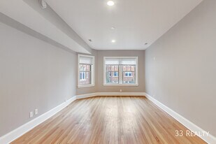 948 Pleasant St in Oak Park, IL - Building Photo
