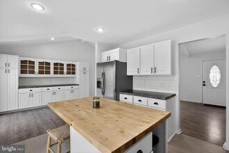 9276 Soaring Hill Rd in Columbia, MD - Building Photo - Building Photo