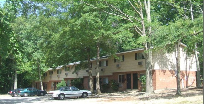 Woodnell Apartments in Greensboro, NC - Foto de edificio - Building Photo