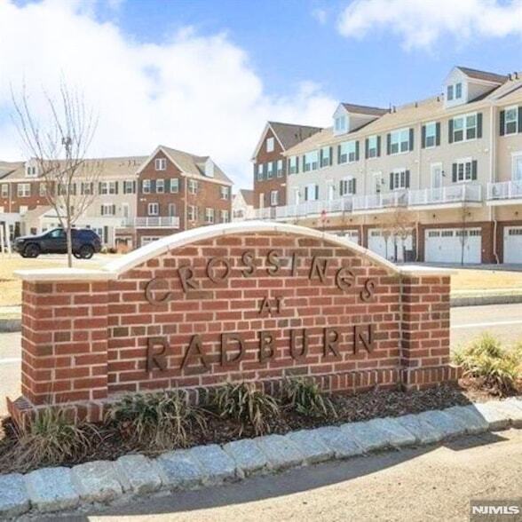 12-48 Plaza Road Unit in Fair Lawn, NJ - Building Photo