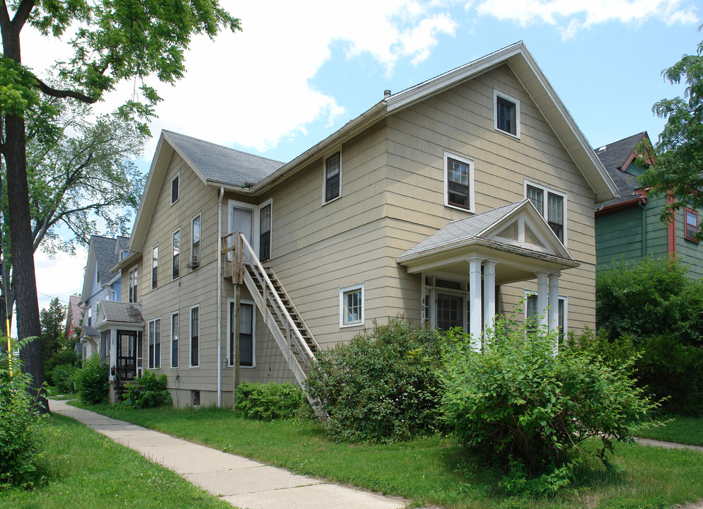 801 E Huron St in Ann Arbor, MI - Foto de edificio