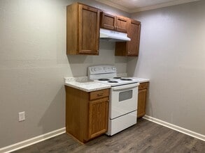 593 Hopper Barker Rd in Jackson, TN - Building Photo - Building Photo