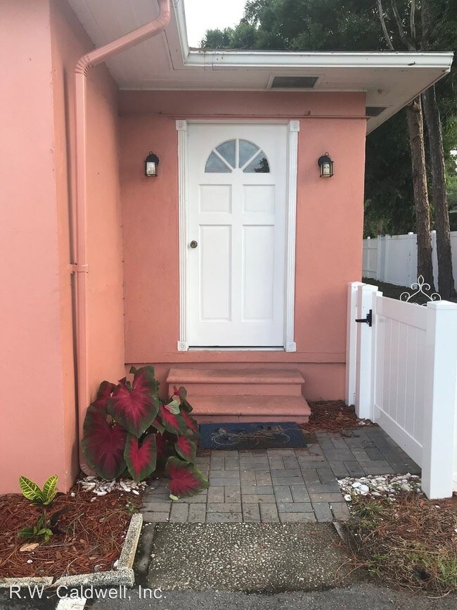 5517 Gulfport Blvd S in Gulfport, FL - Building Photo - Building Photo