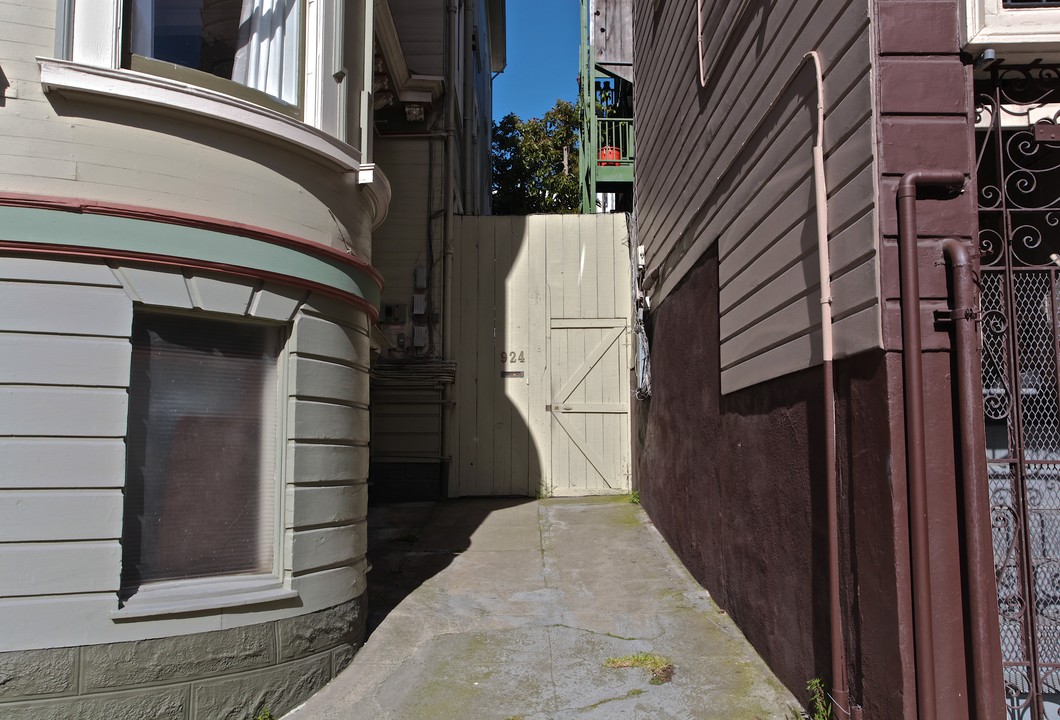 924-930 Pierce St in San Francisco, CA - Building Photo