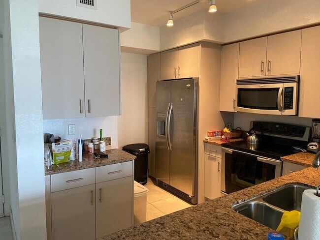 1830 Radius Dr, Unit 825 in Hollywood, FL - Building Photo - Building Photo