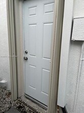 6725 Ixora Dr in Miramar, FL - Foto de edificio - Building Photo