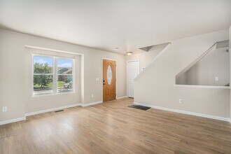 1560 Gumwood Dr in Colorado Springs, CO - Building Photo - Building Photo