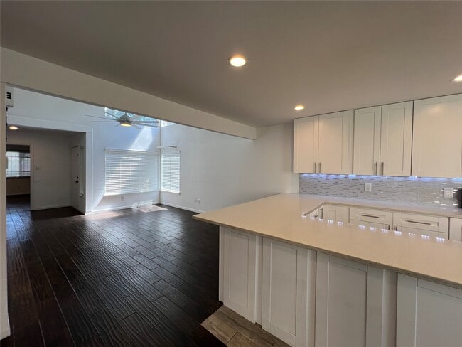 2372 Woodland Park Dr