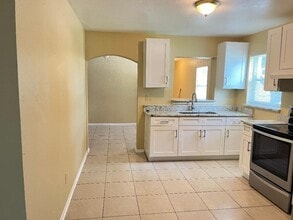 300 Campus View Dr in Orlando, FL - Building Photo - Building Photo