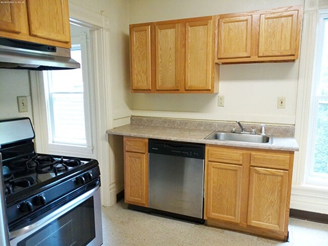 418 Cherry St in Syracuse, NY - Building Photo - Building Photo