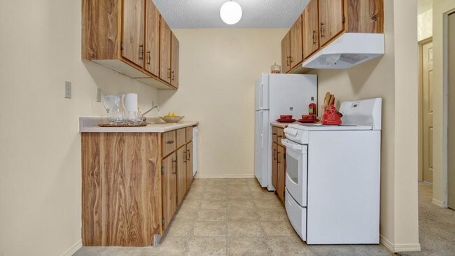 Cedarcrest Manor in Prince Albert, SK - Building Photo - Interior Photo