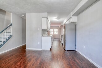 6533 Woodgreen Cir in Baltimore, MD - Foto de edificio - Building Photo