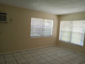605 NW 18th St, Unit B in Fort Lauderdale, FL - Foto de edificio - Building Photo
