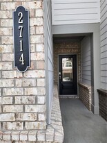 2714 Lou Lou Ln in Buford, GA - Foto de edificio - Building Photo