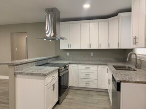 231 Acker St in Magnolia, TX - Foto de edificio - Building Photo