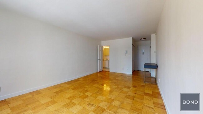 236 E 36th St in New York, NY - Building Photo - Building Photo