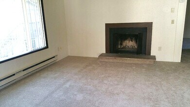 Cedar Terrace Apartments in Mountlake Terrace, WA - Building Photo - Building Photo