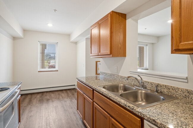 Coopers Landing Apartments in Kalamazoo, MI - Foto de edificio - Building Photo
