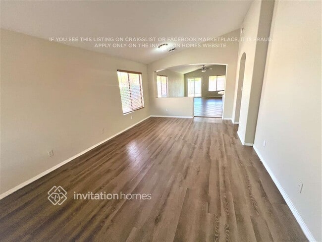 15021 N Gil Balcome Ct in Surprise, AZ - Foto de edificio - Building Photo