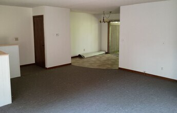 18069 Meyers Dr in Spring Lake, MI - Building Photo - Building Photo
