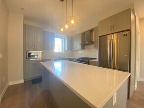 15436 31 Av in Surrey, BC - Building Photo - Building Photo